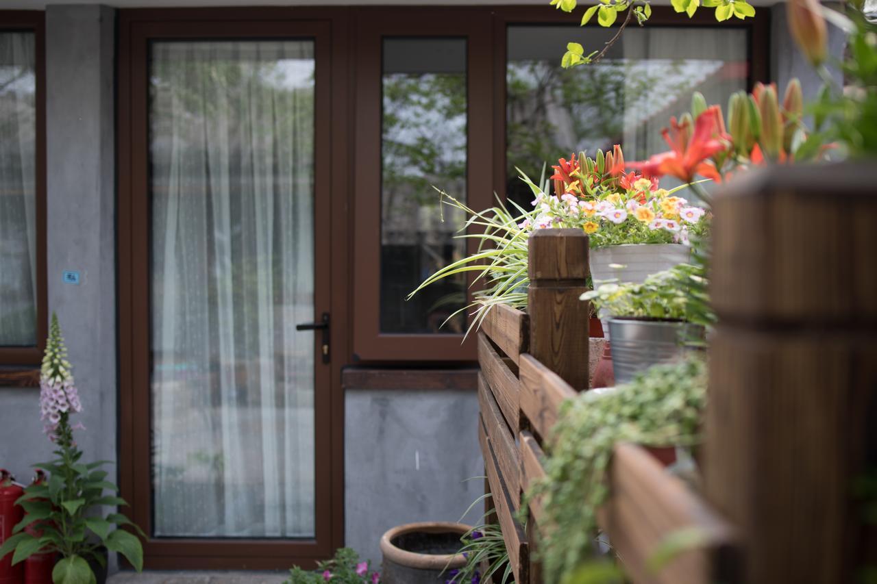 Courtyard Guesthouse, *