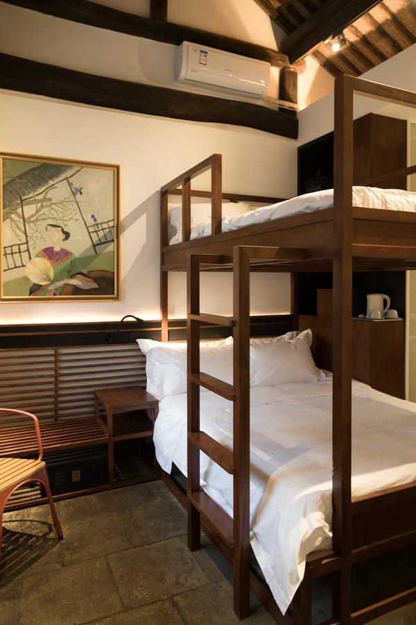 Courtyard Guesthouse, *