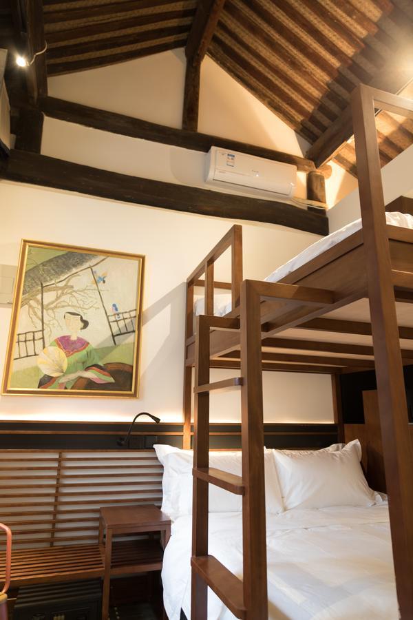 Courtyard Guesthouse, Homestay *